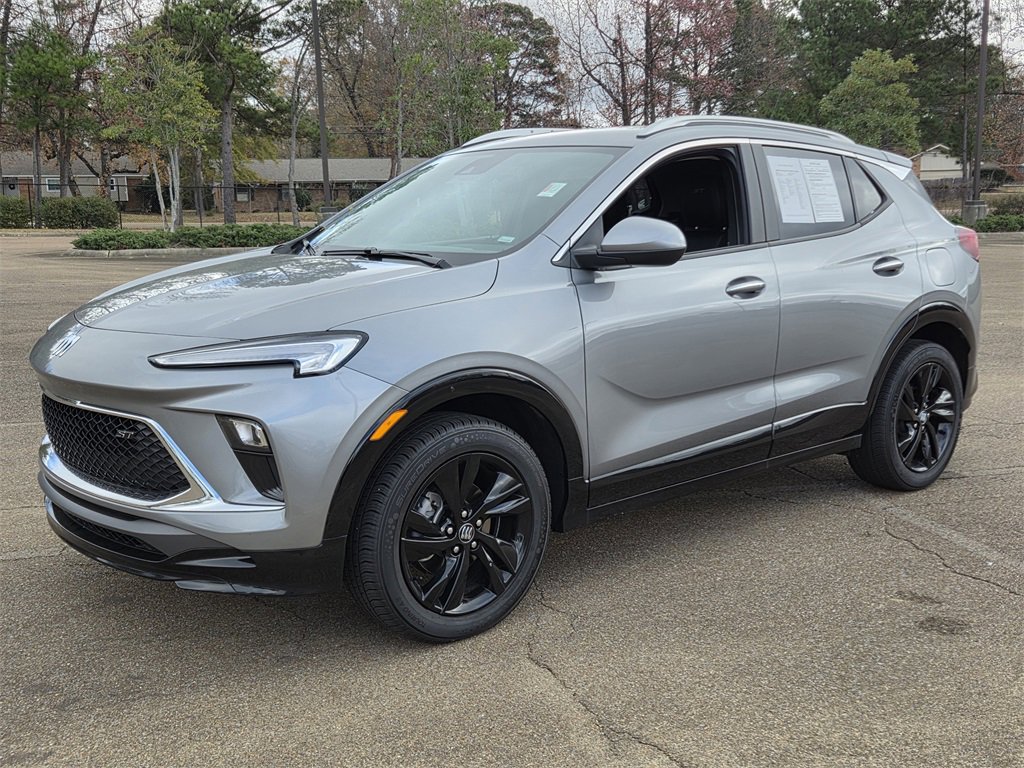 Used 2024 Buick Encore GX Sport Touring image 7