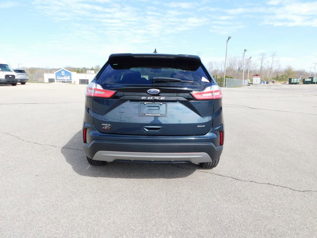 Used 2024 Ford Edge SEL w/ Convenience Package image 4
