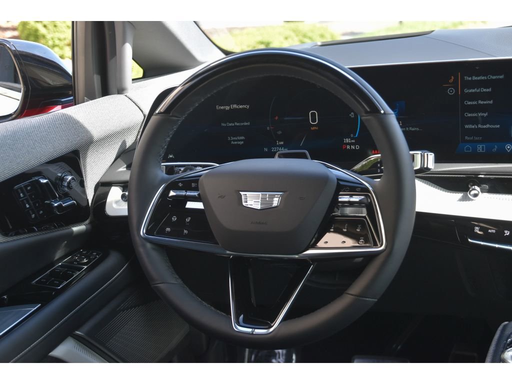 Used 2025 Cadillac Optiq Sport 2 w/ LPO, Floor Liner Package AWD/4WD image 17