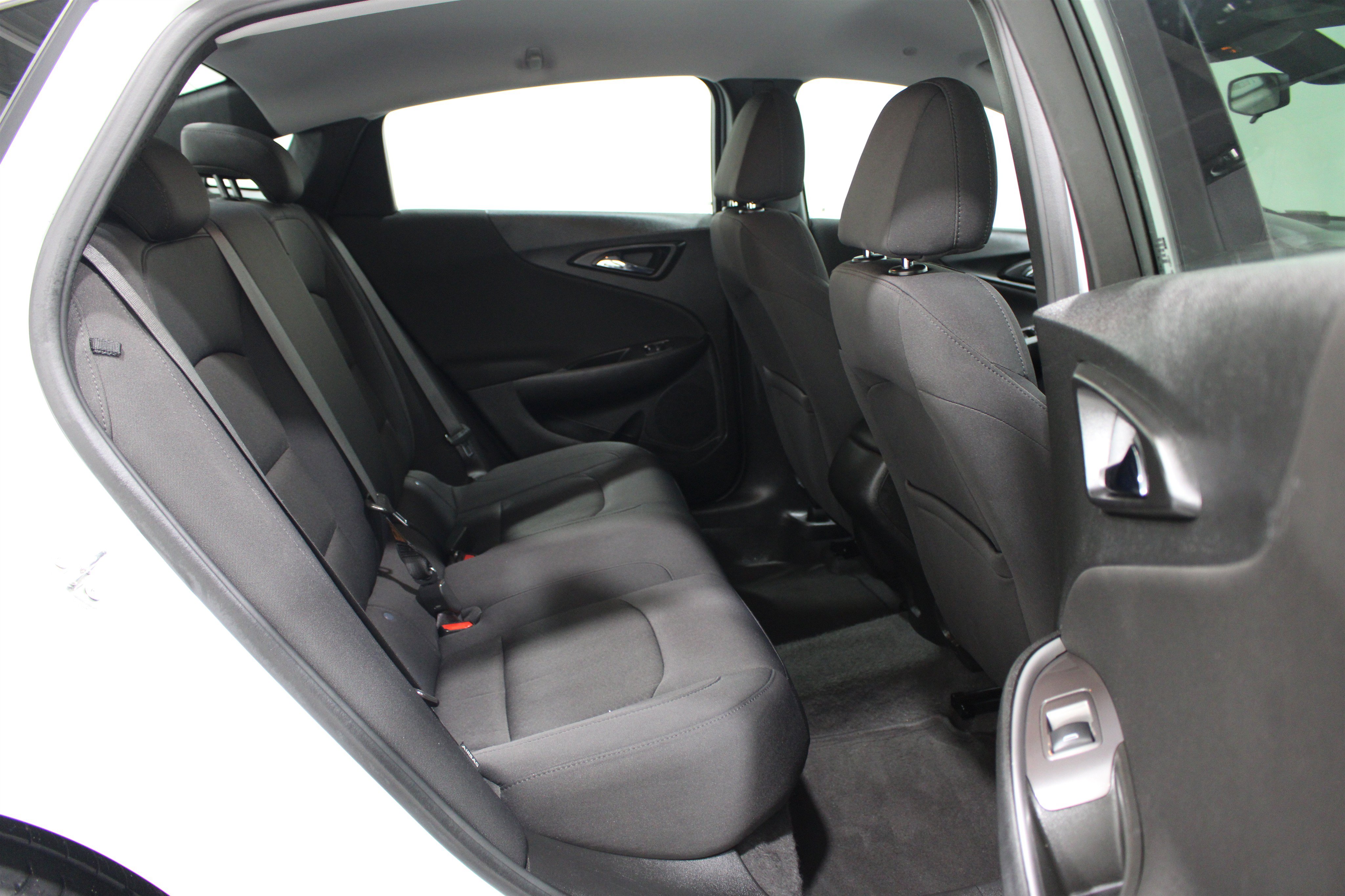 Used 2021 Chevrolet Malibu RS FWD image 23