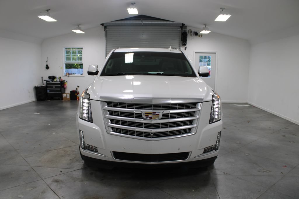 Used 2020 Cadillac Escalade Premium Luxury AWD/4WD image 4