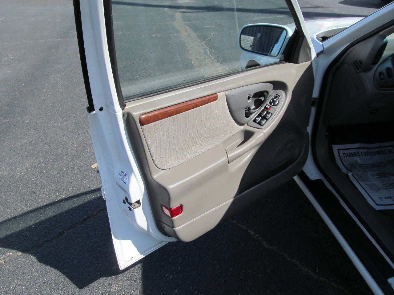 Used 1999 Oldsmobile Cutlass GL w/ Convenience Pkg image 7