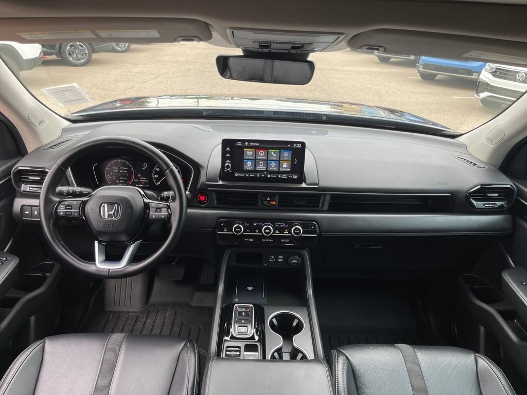 Certified 2024 Honda Pilot Touring image 14