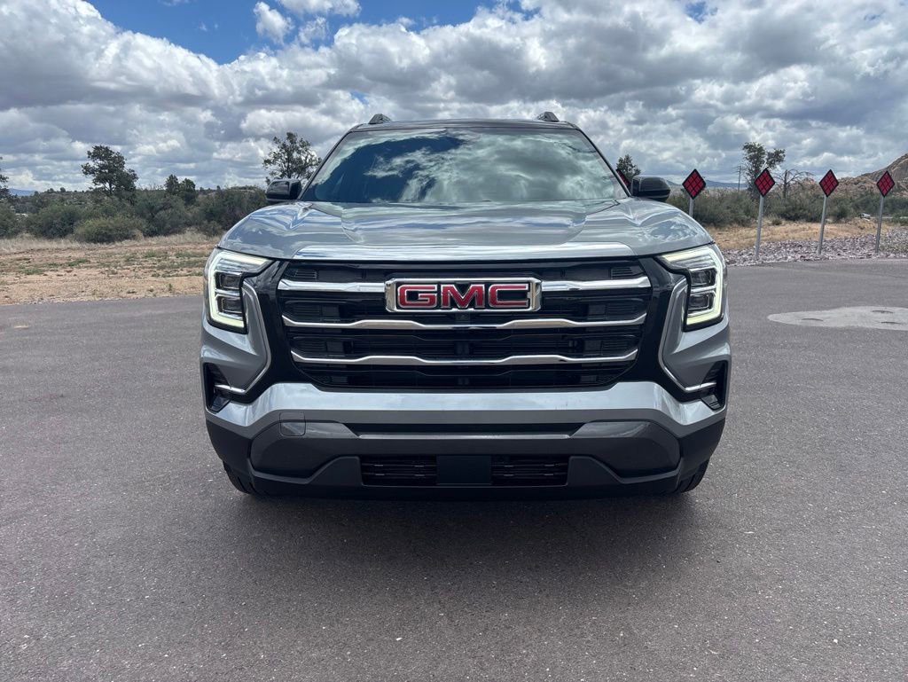 Used 2025 GMC Terrain Elevation w/ Elevation Premium Package AWD/4WD image 8