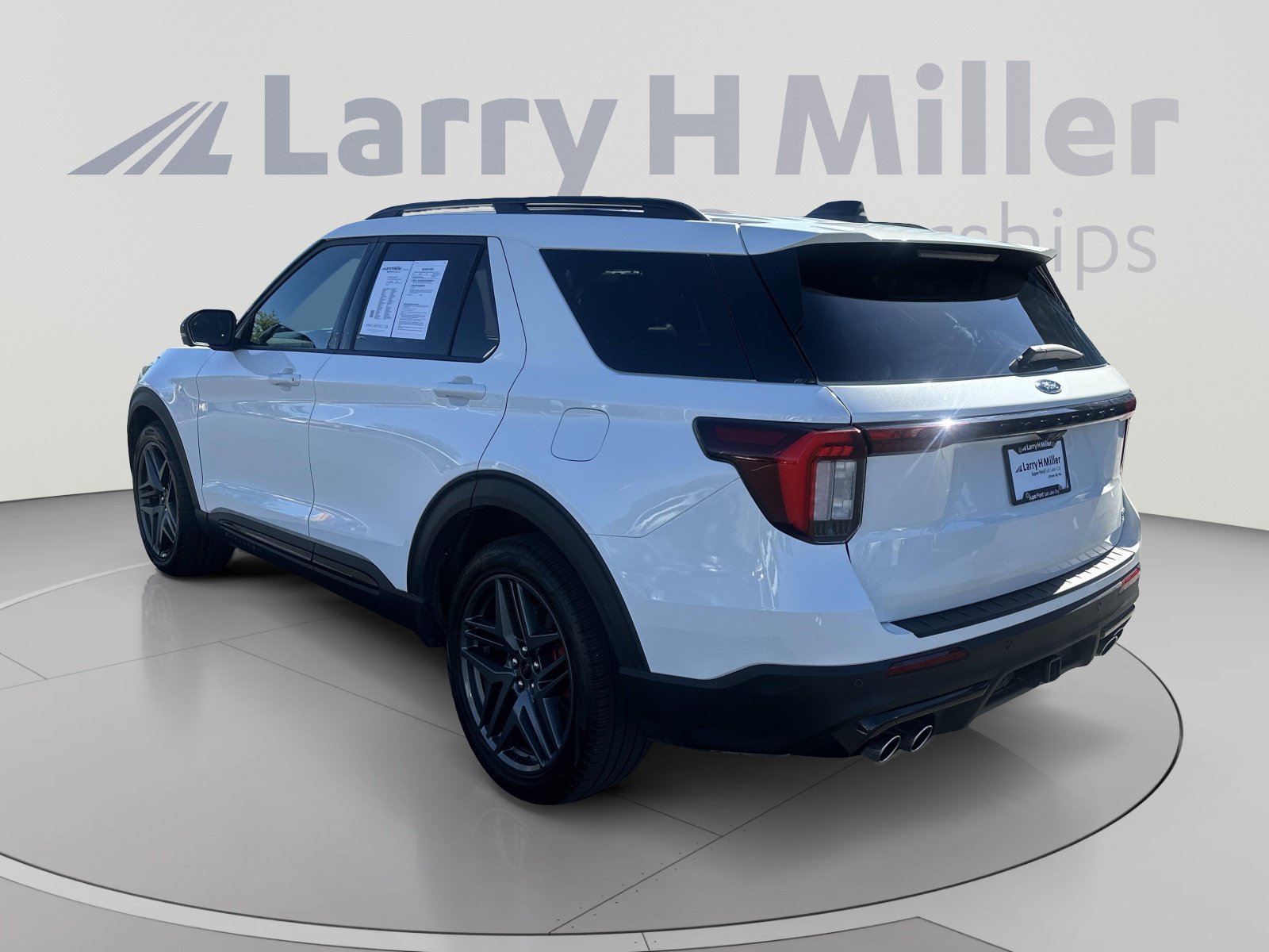 Certified 2025 Ford Explorer ST w/ Sun And Sound Package AWD/4WD image 3