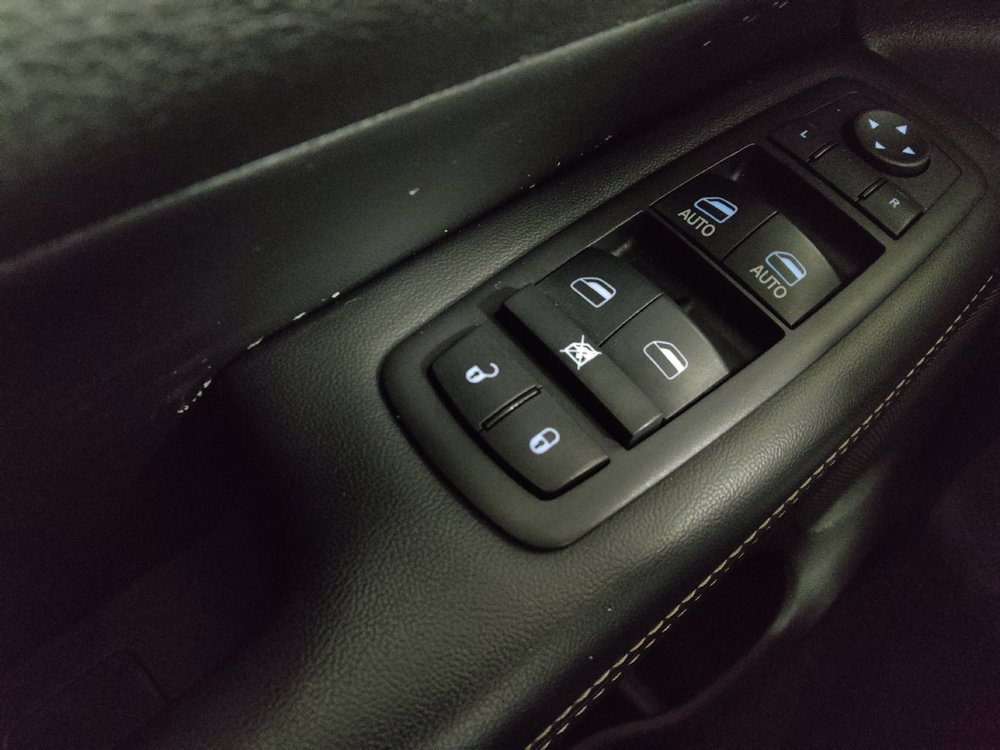 Used 2016 Jeep Grand Cherokee Limited w/ Luxury Group II image 27