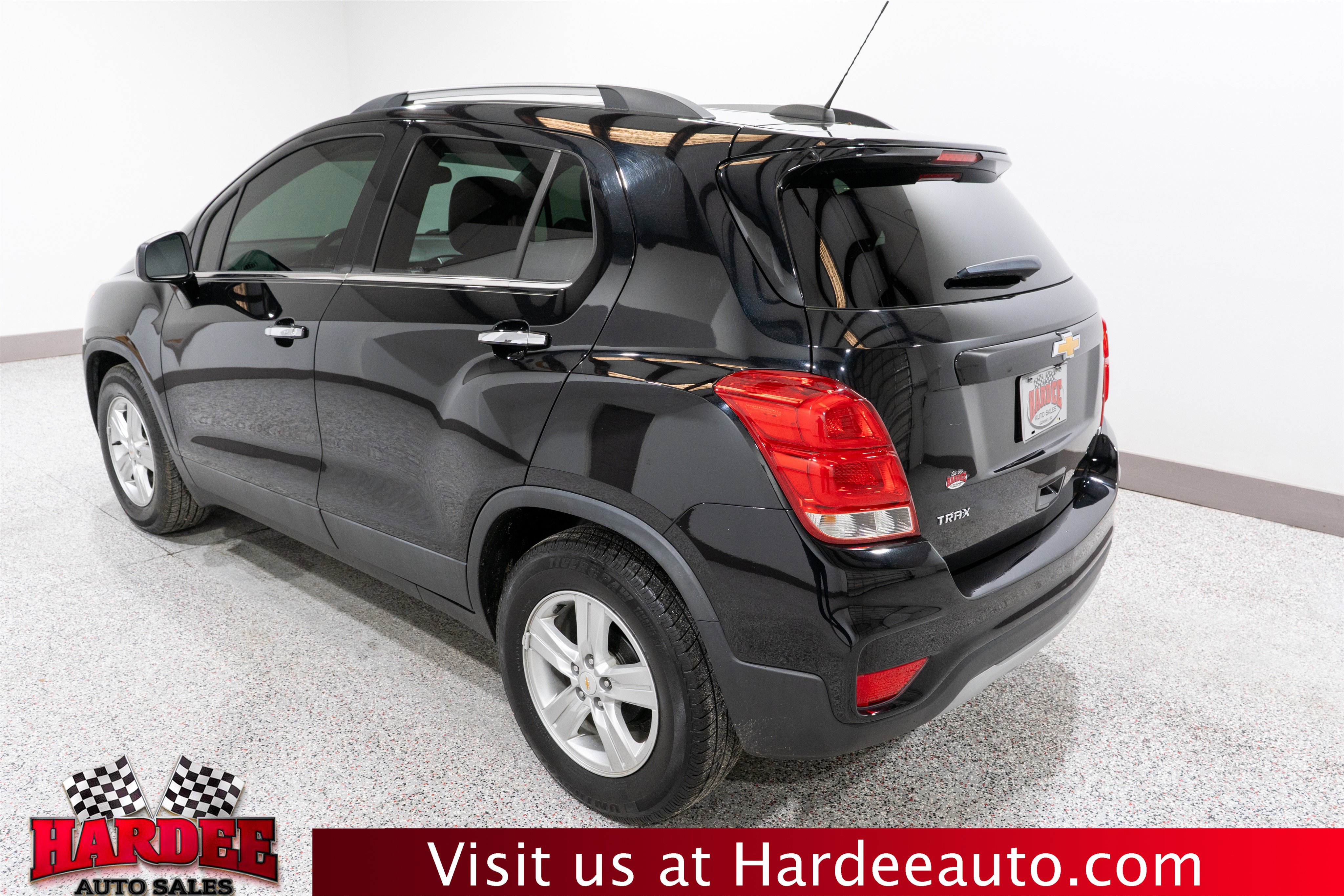 Used 2019 Chevrolet Trax LT w/ LT Convenience Package image 3