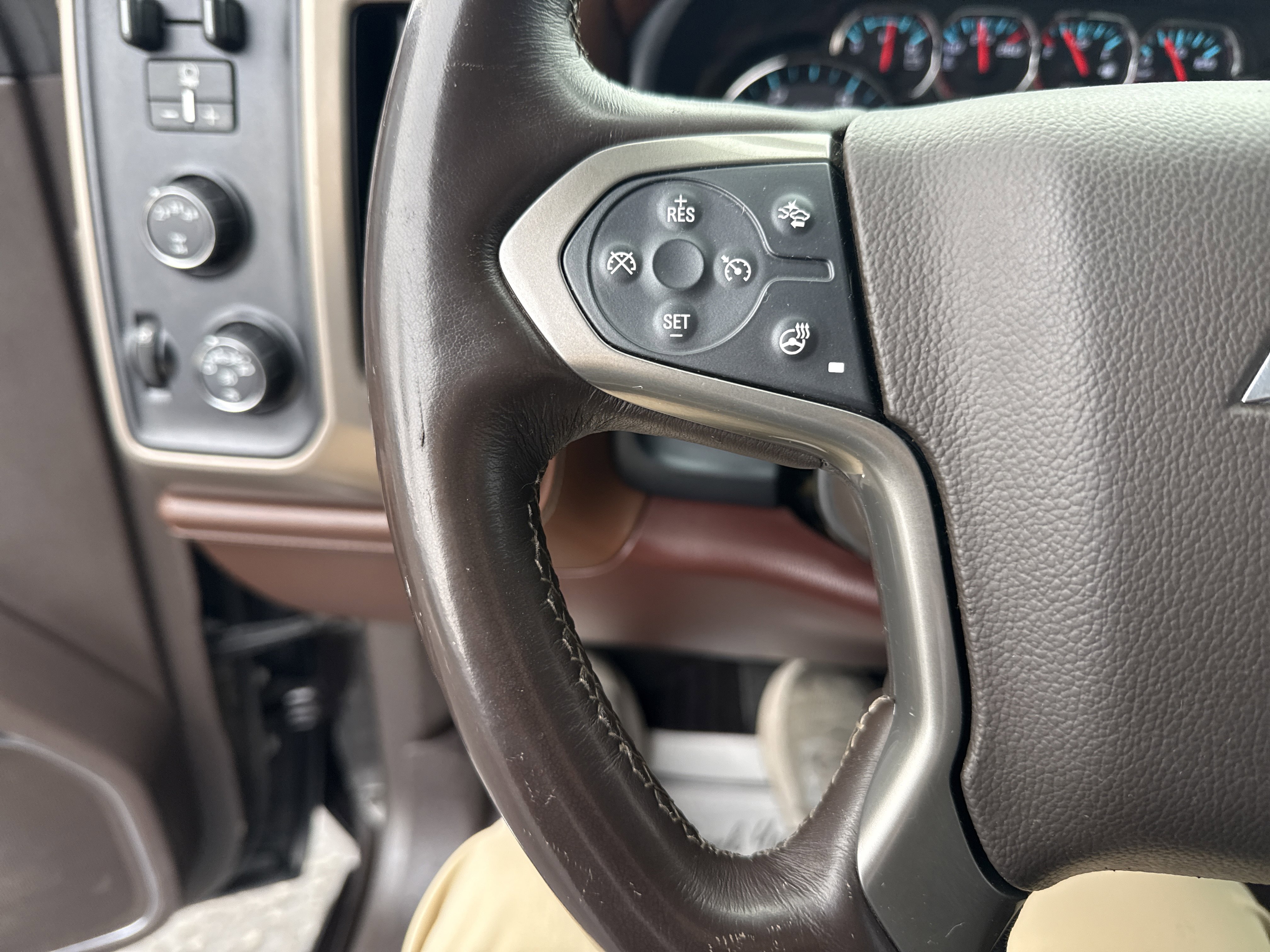 Used 2019 Chevrolet Silverado 2500 High Country w/ Duramax Plus Package image 17