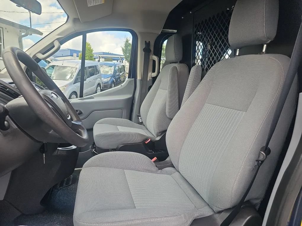 Used 2015 Ford Transit 150 130 Low Roof RWD image 9