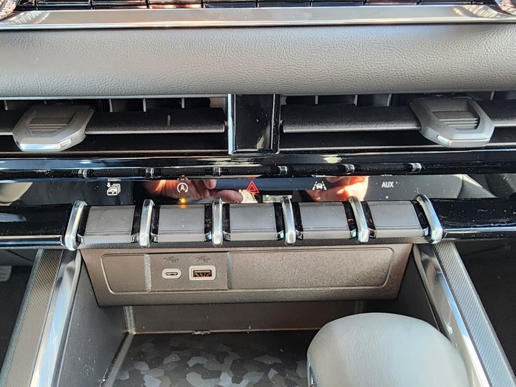 New 2026 GMC Canyon Elevation w/ Convenience Package image 30