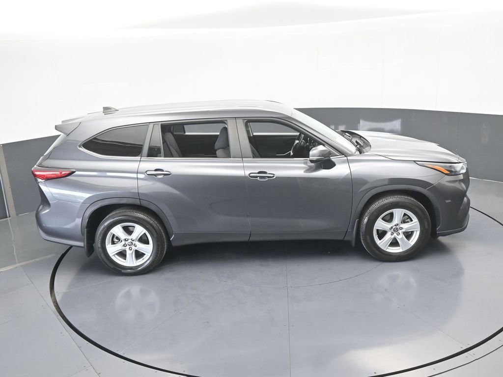 Used 2023 Toyota Highlander LE image 56