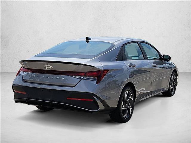 Used 2025 Hyundai Elantra Sport FWD image 5