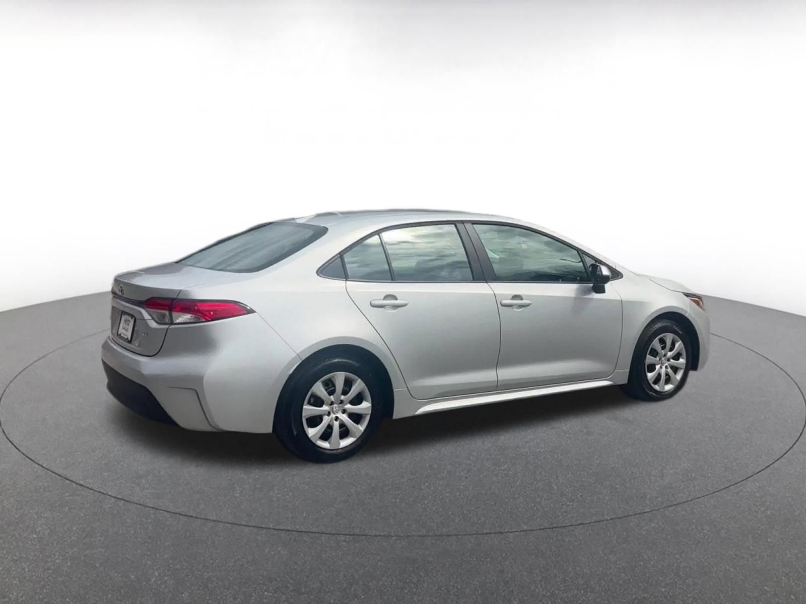 Used 2025 Toyota Corolla LE image 15