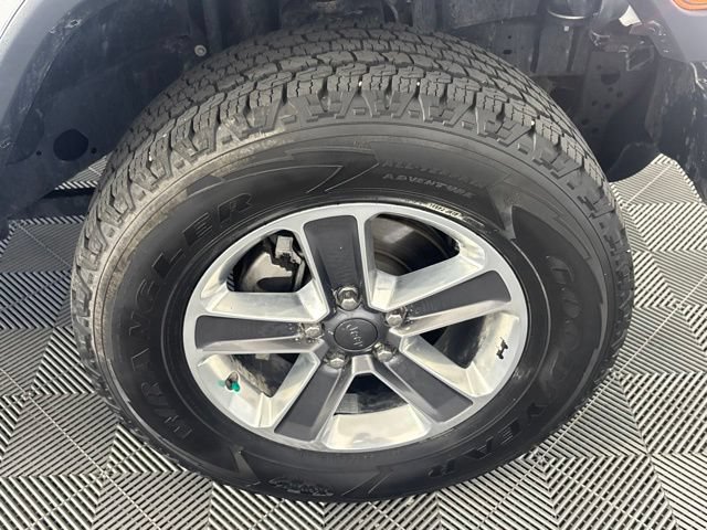 Used 2021 Jeep Wrangler Unlimited Sahara w/ LED Lighting Group AWD/4WD image 39