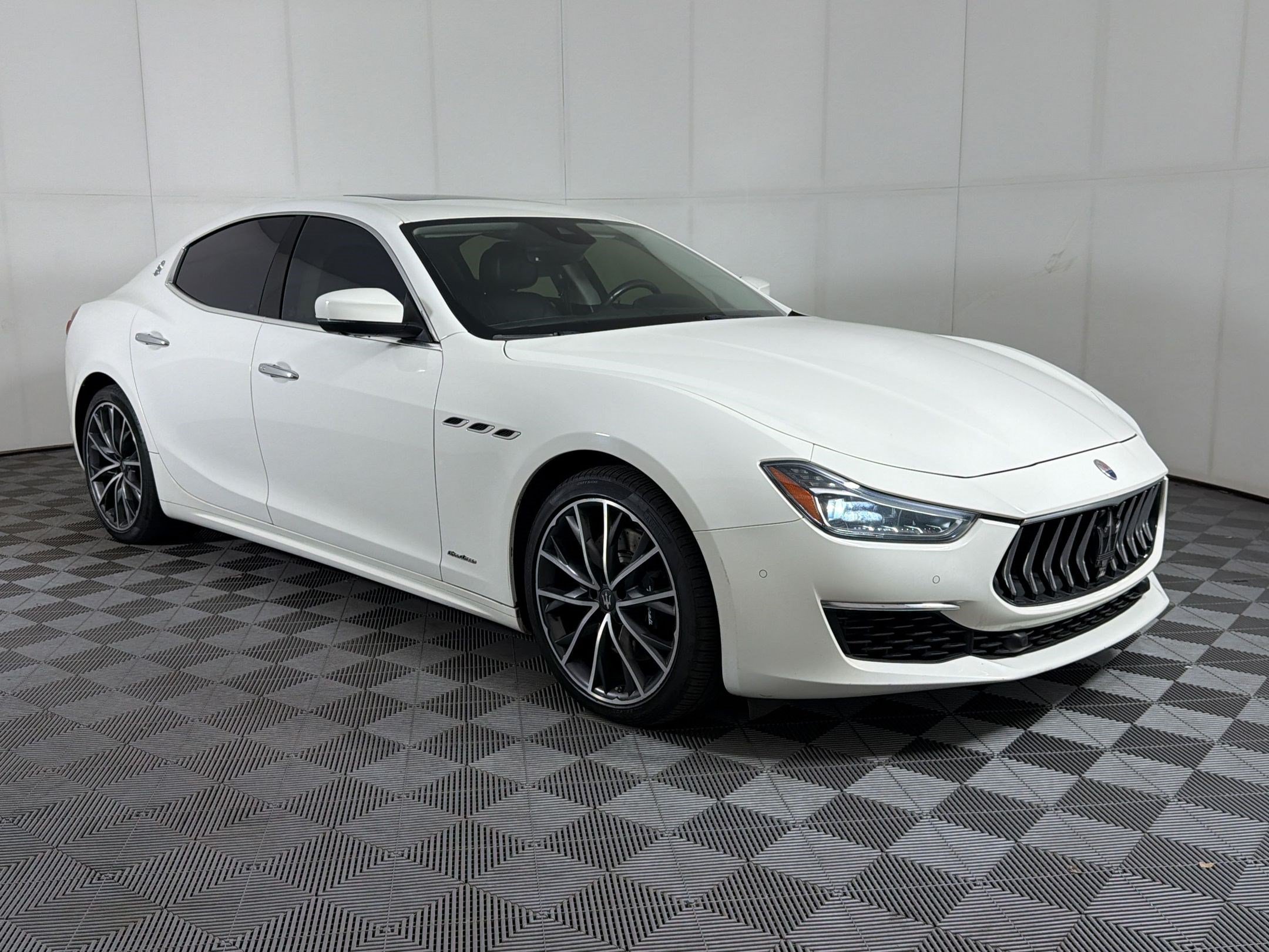 Used 2020 Maserati Ghibli S GranLusso AWD/4WD image 7