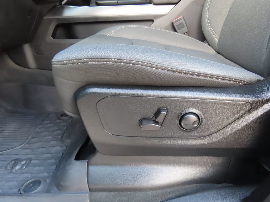 Used 2022 RAM 1500 Big Horn AWD/4WD image 6