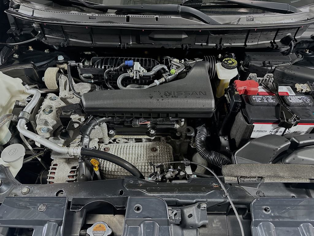 Used 2018 Nissan Rogue SV image 31