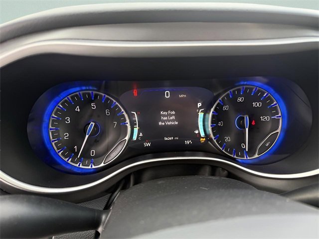 Used 2024 Chrysler Pacifica Touring-L image 14