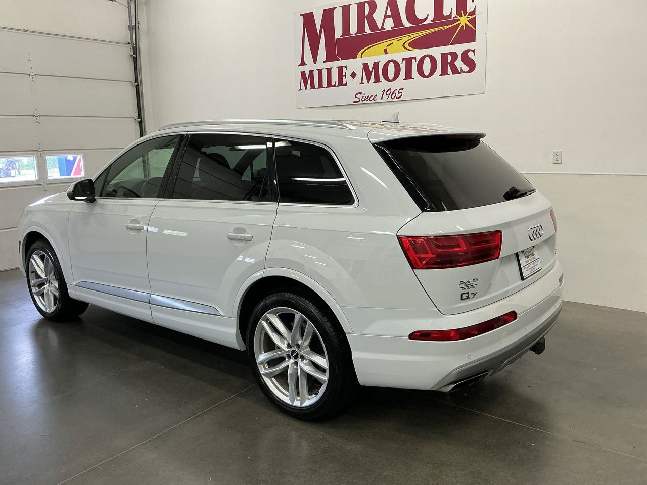Used 2017 Audi Q7 3.0T Prestige AWD/4WD image 4