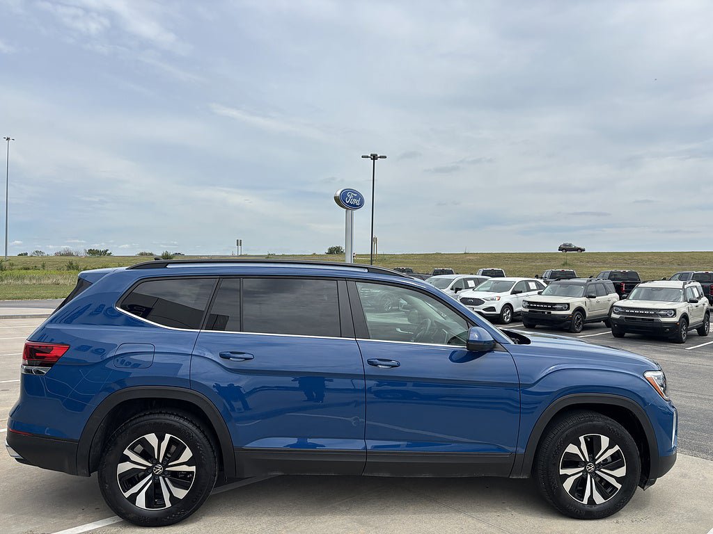 Used 2025 Volkswagen Atlas SE AWD/4WD image 6