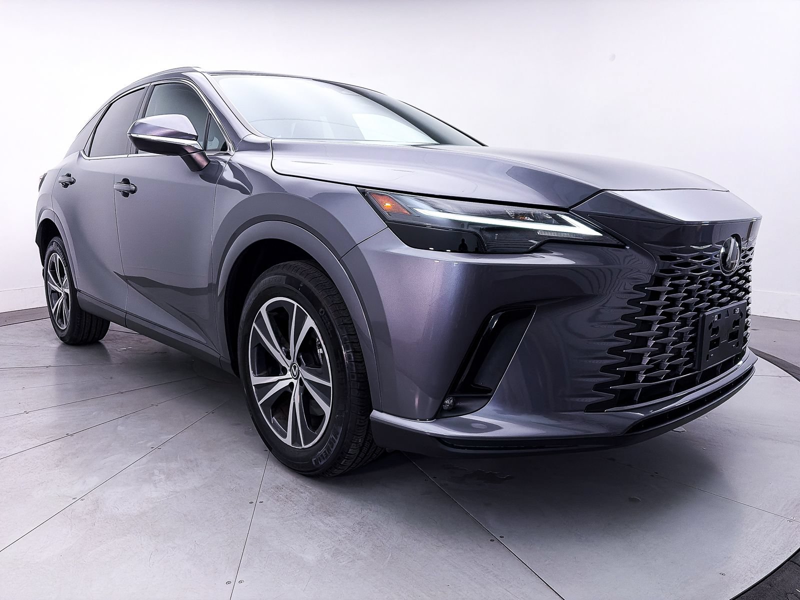 Used 2023 Lexus RX 350 FWD w/ Cold Area Package image 10