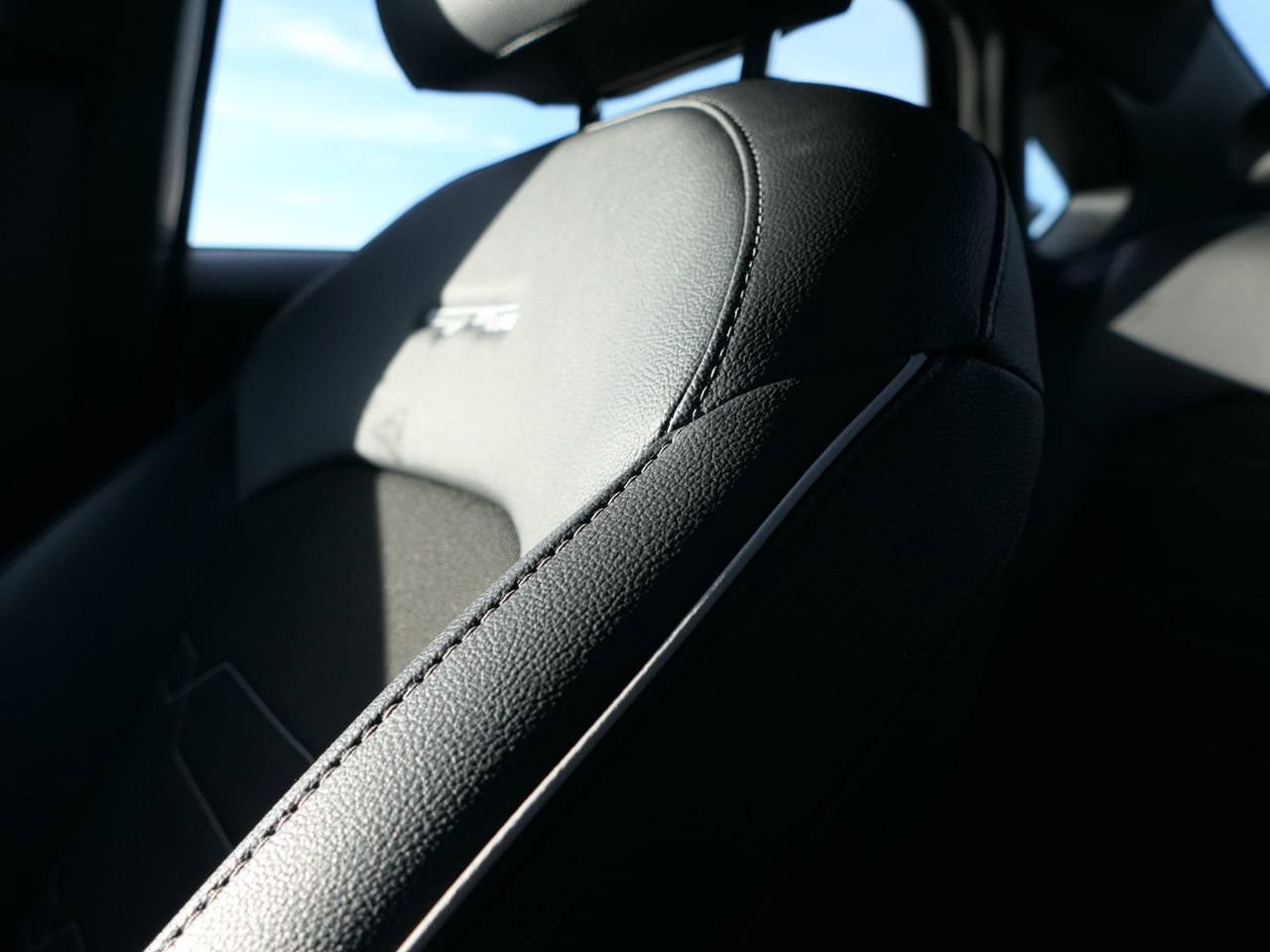 Used 2024 Kia Forte GT-Line w/ GT-Line Premium Package image 12