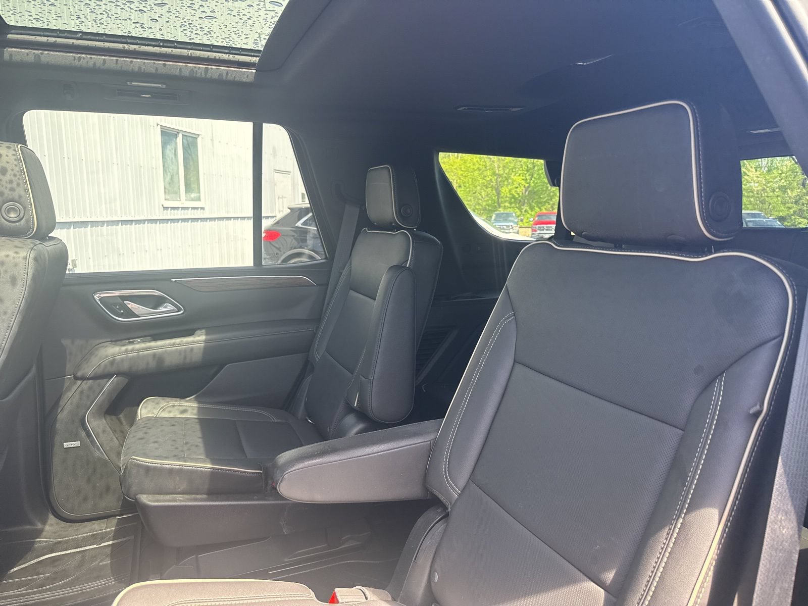 Used 2021 Chevrolet Tahoe Premier AWD/4WD image 16