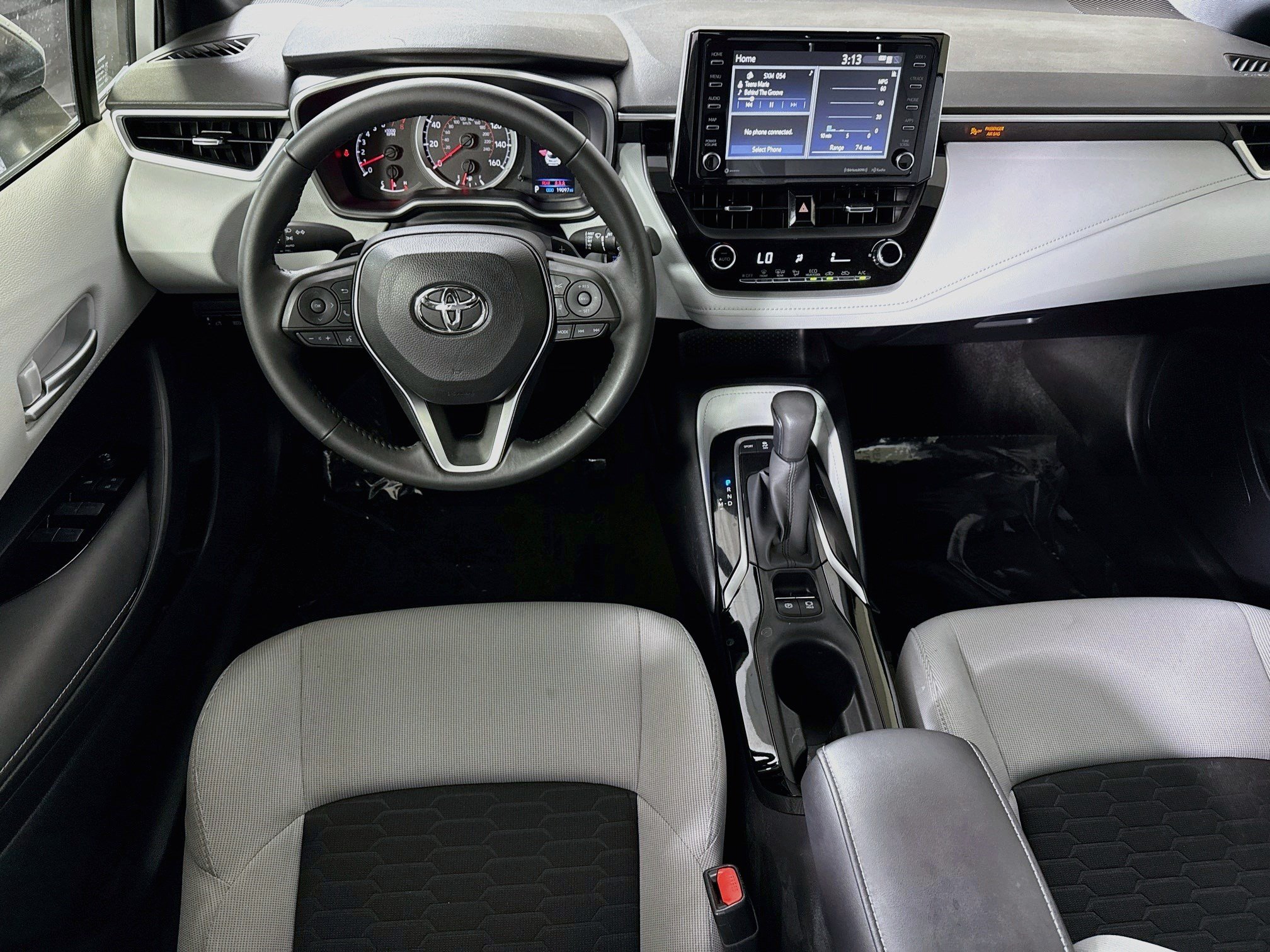 Used 2022 Toyota Corolla SE w/ SE Preferred Package FWD image 17