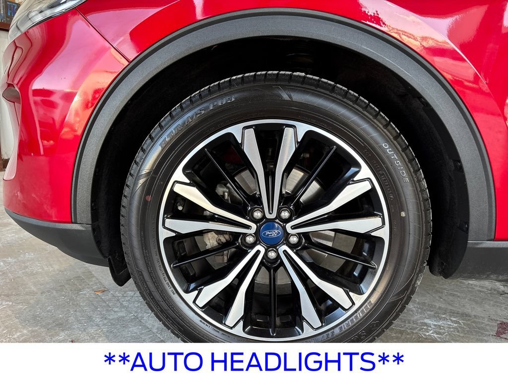 Certified 2021 Ford Escape SE w/ SE Sport Appearance Package FWD image 13