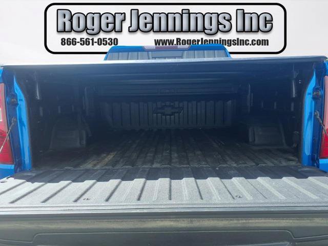 Used 2023 Chevrolet Silverado 1500 LT w/ Safety Package AWD/4WD image 23