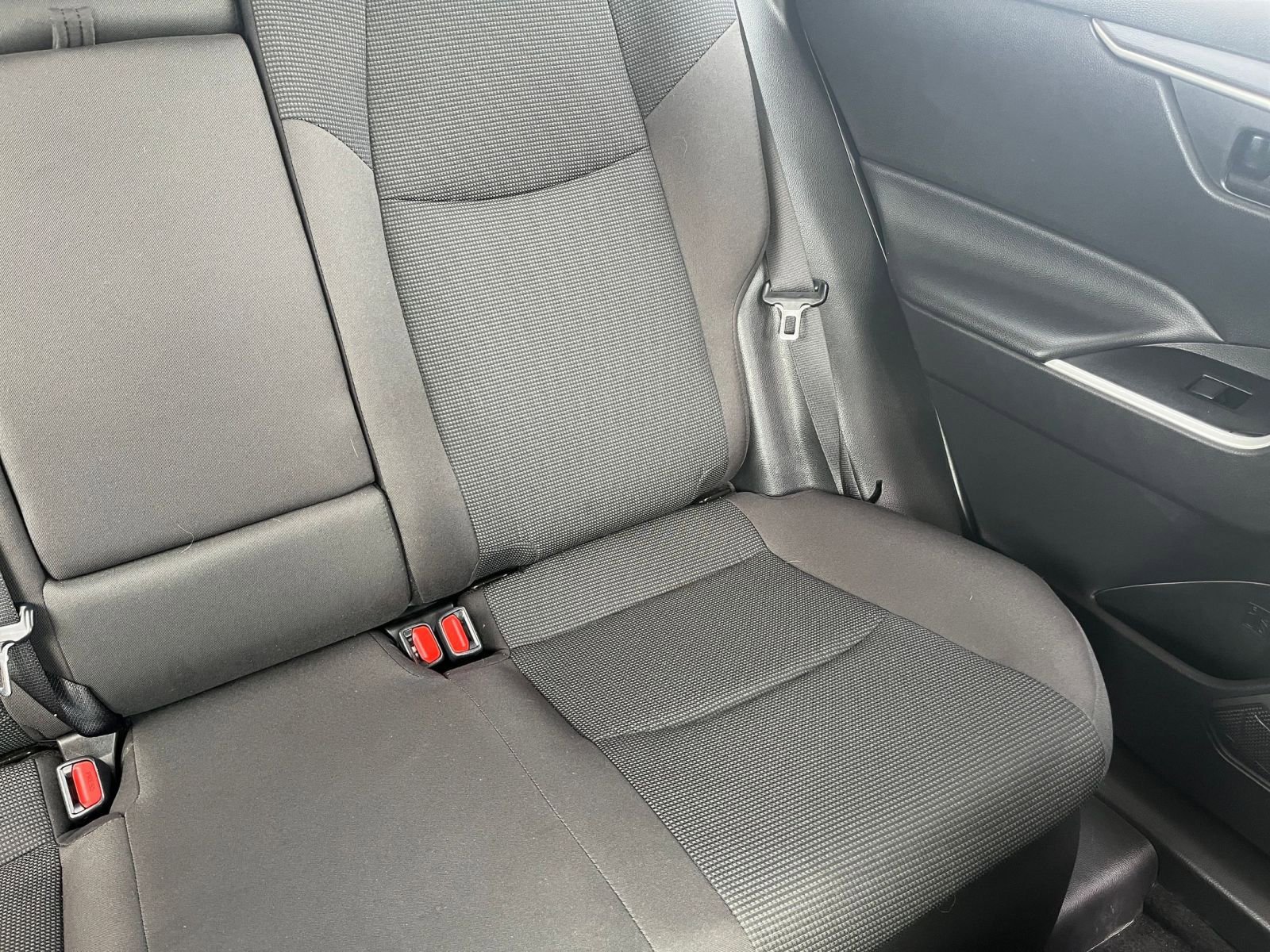 Used 2025 Toyota RAV4 LE image 34
