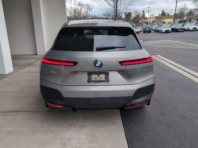 Used 2024 BMW iX xDrive50 w/ Premium Package image 4