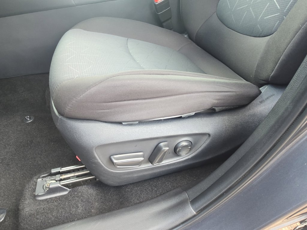 Used 2025 Toyota RAV4 XLE AWD/4WD image 22