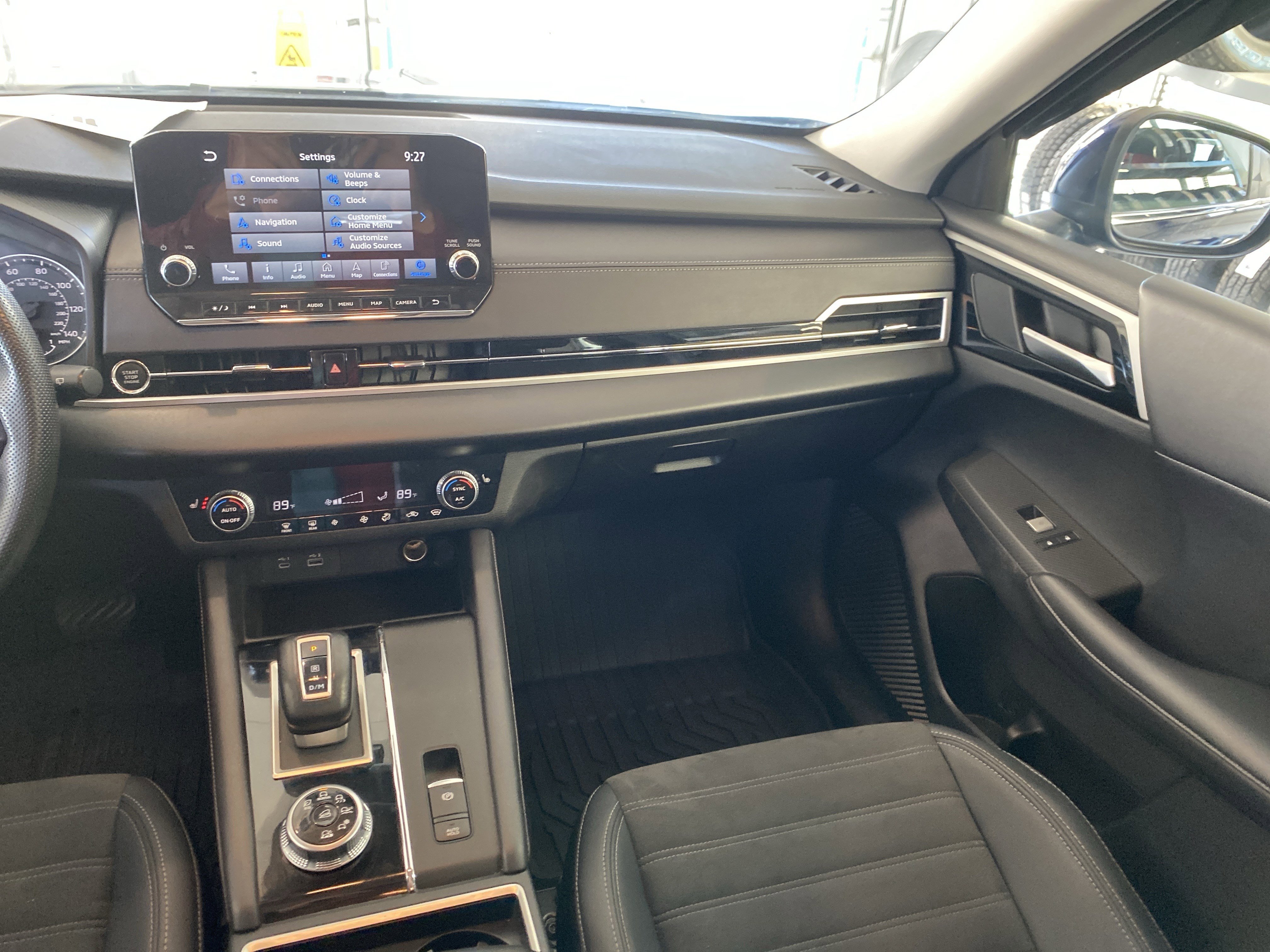 Used 2023 Mitsubishi Outlander SE image 27