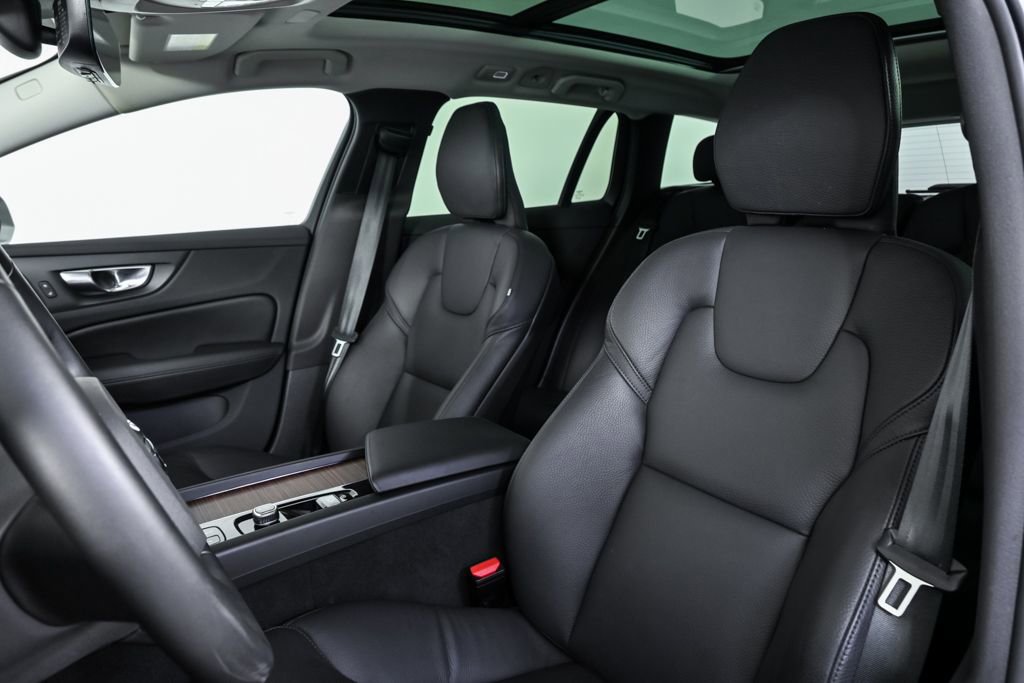 Certified 2025 Volvo V60 B5 Cross Country Plus image 7