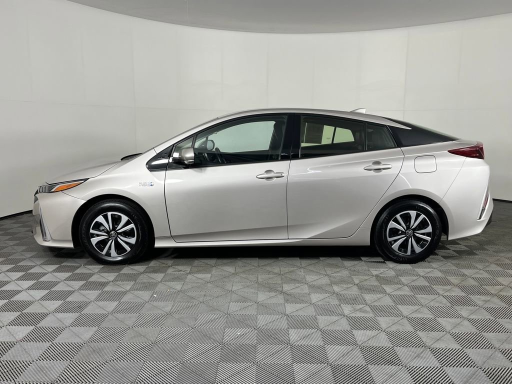 Used 2017 Toyota Prius Prime Premium image 9