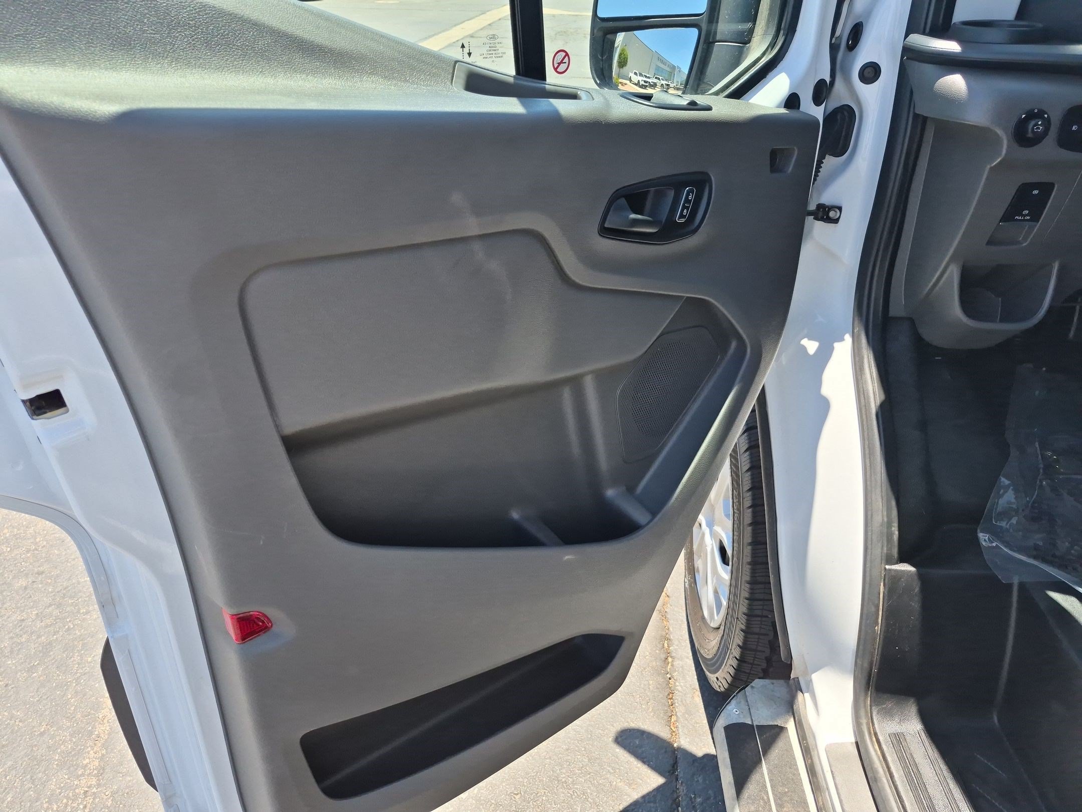 Used 2025 Ford Transit 250 Low Roof w/ Exterior Upgrade Package RWD image 12