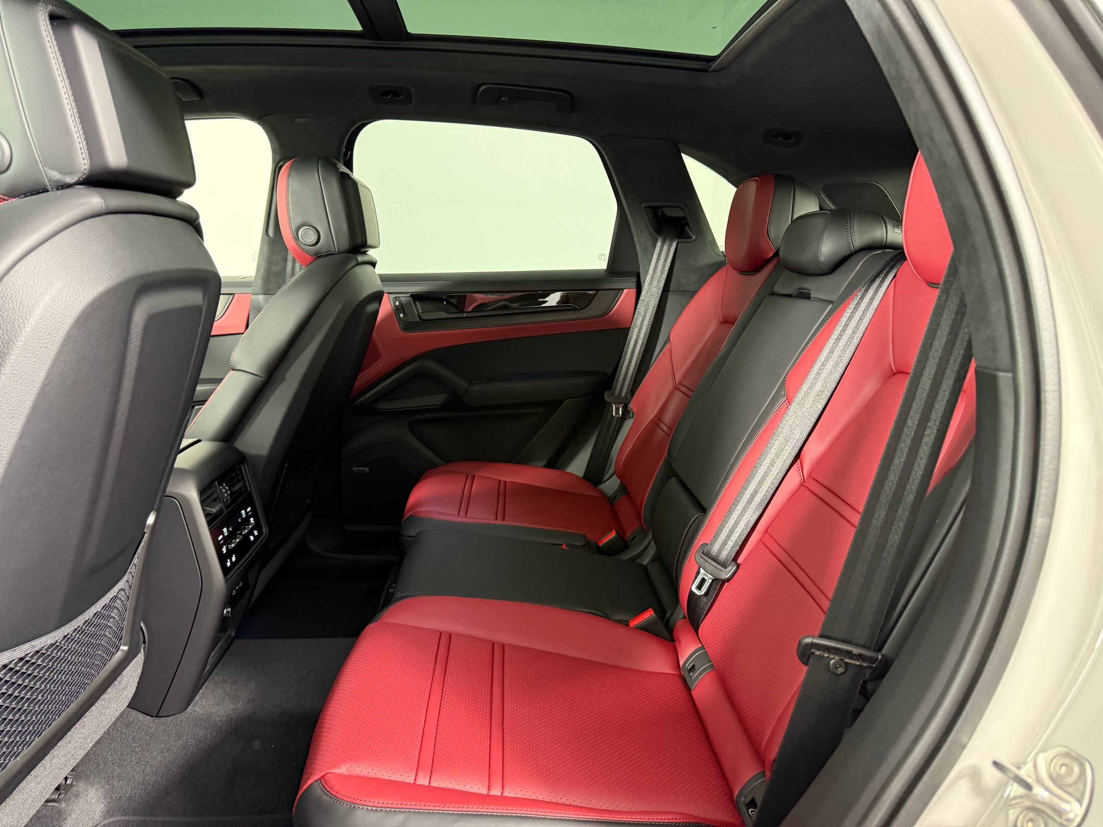 New 2026 Porsche Cayenne GTS image 18