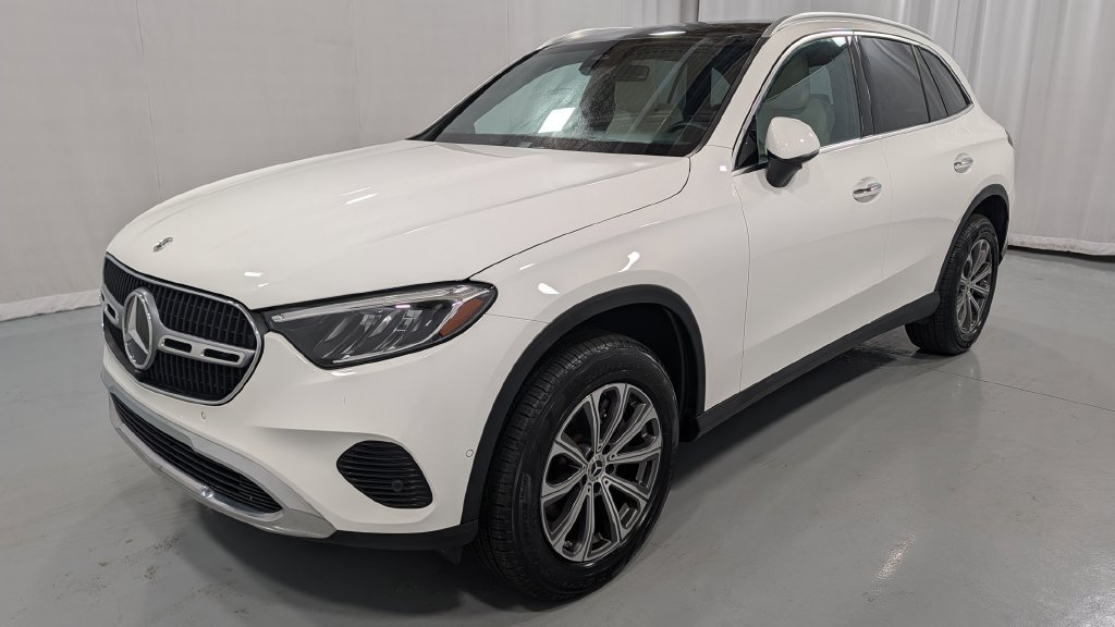 Used 2024 Mercedes-Benz GLC 300 4MATIC image 1