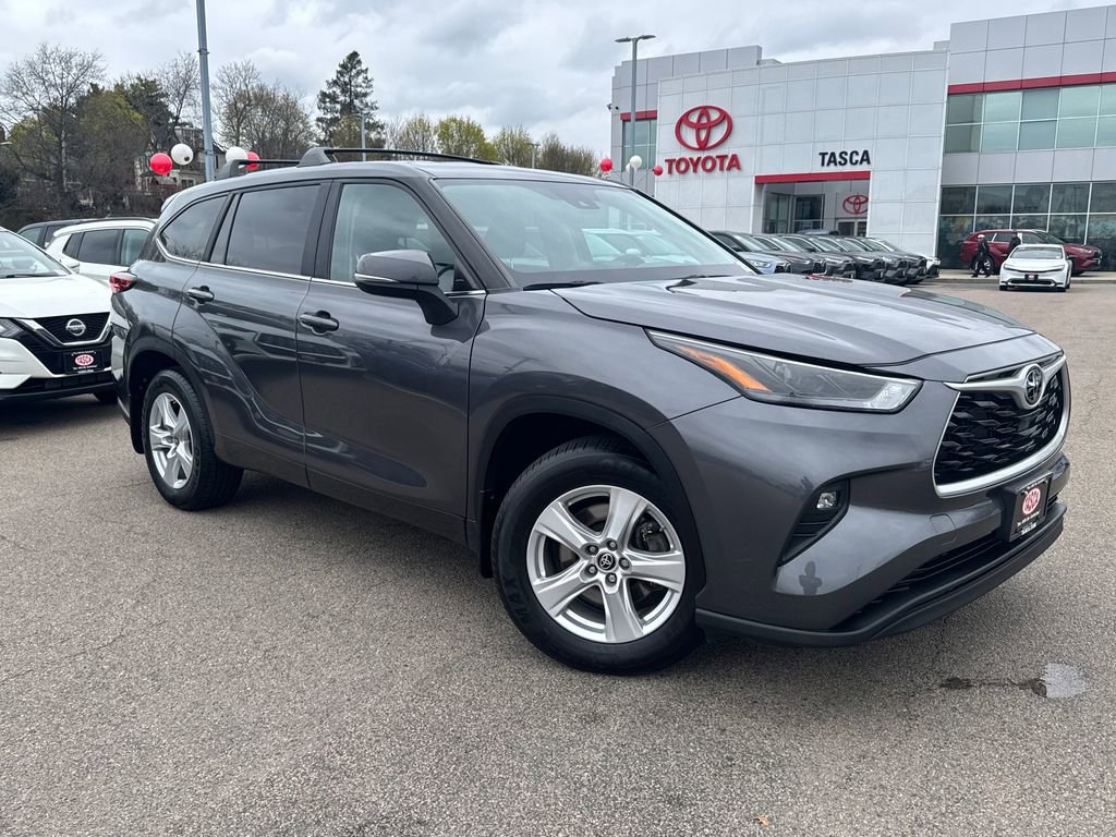 Used 2023 Toyota Highlander LE