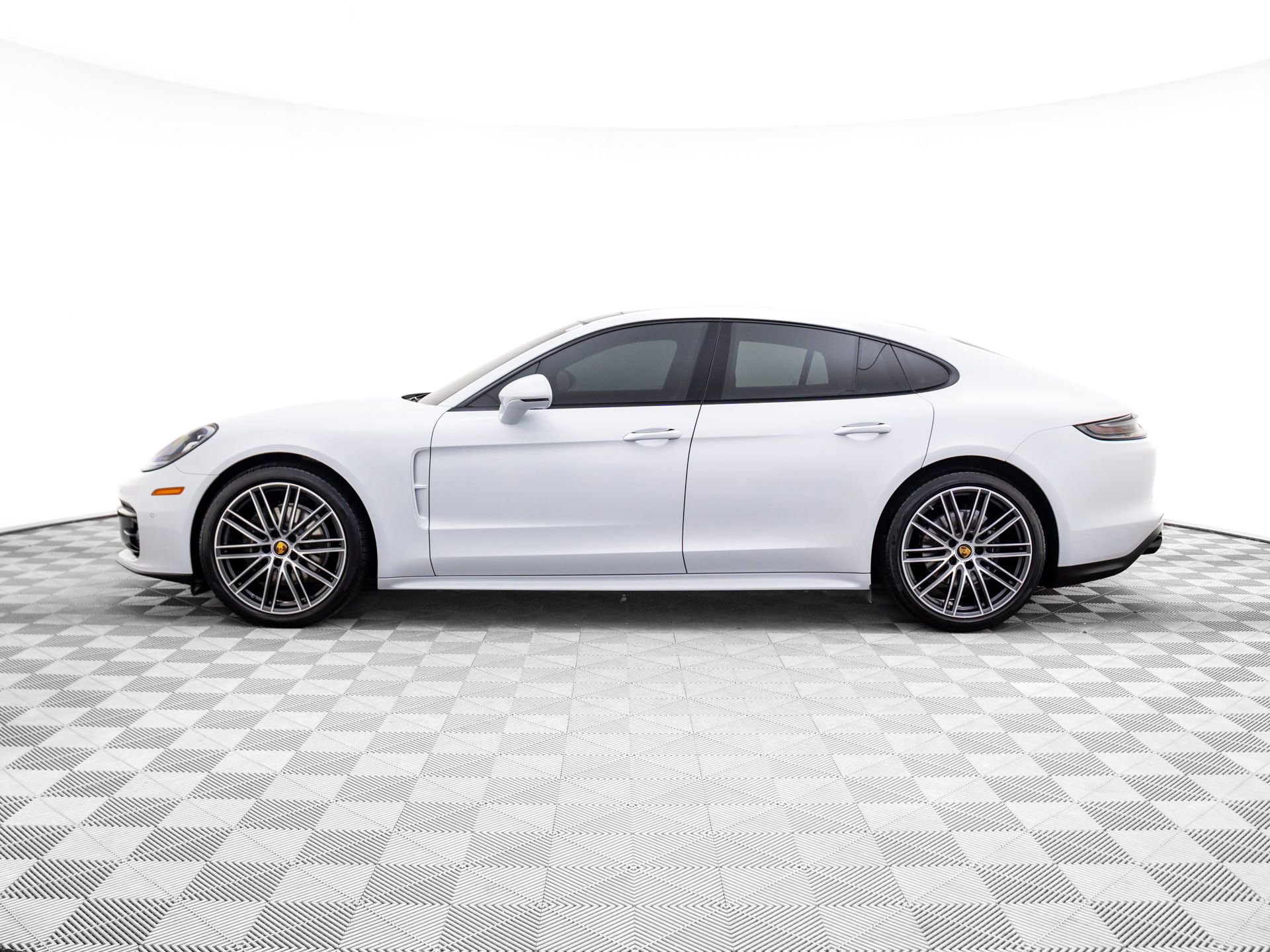 Certified 2023 Porsche Panamera 4 Platinum Edition video 2