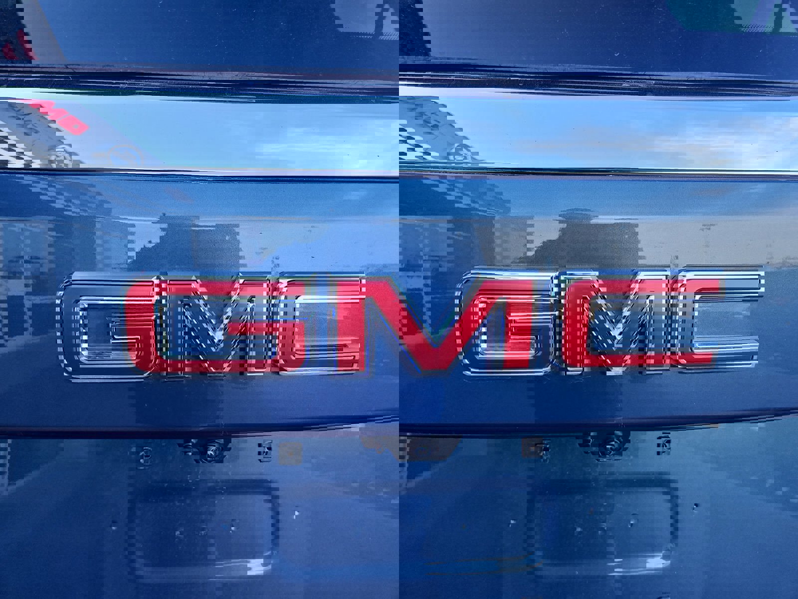 Used 2025 GMC Yukon Elevation image 26