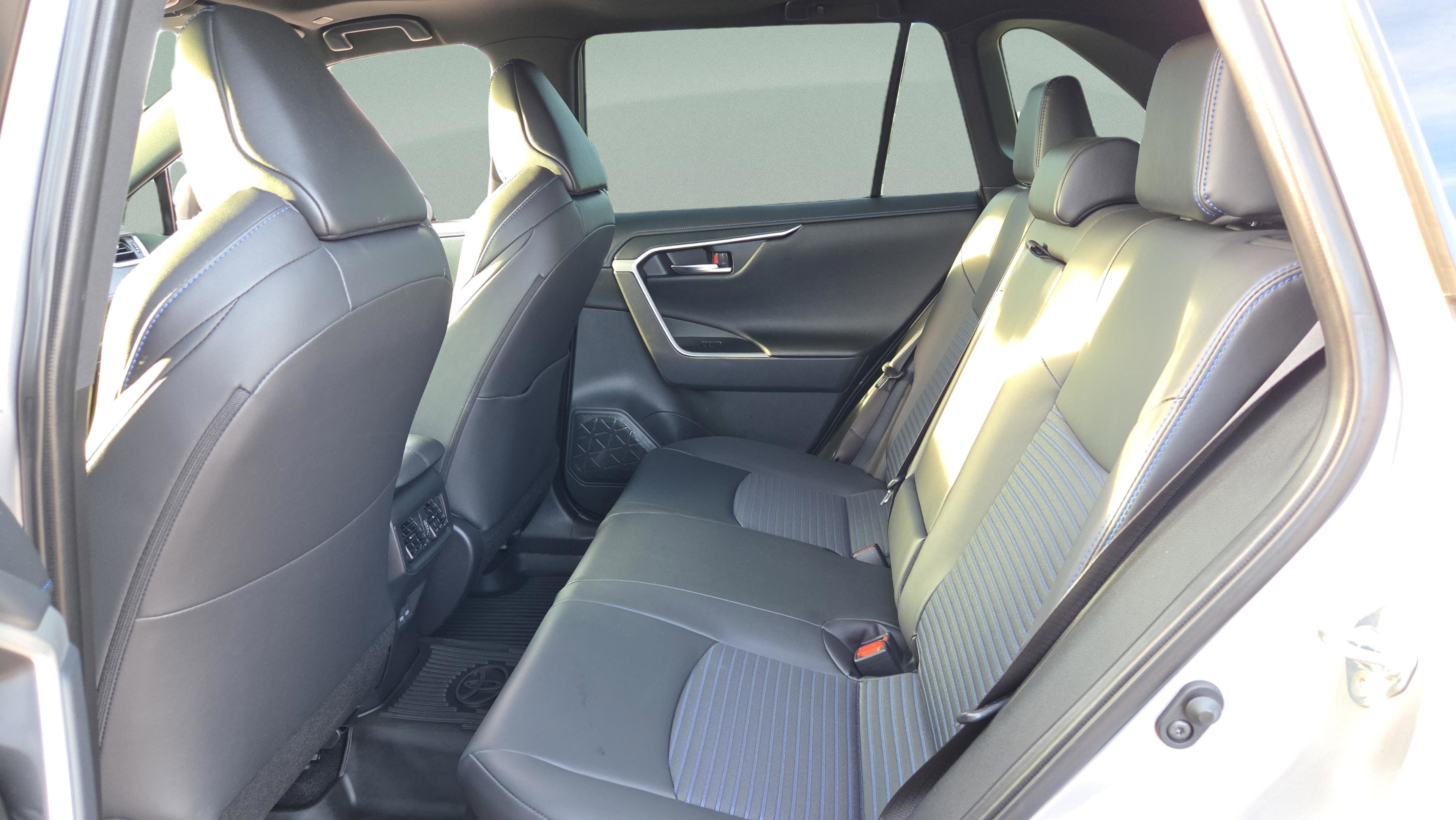 Certified 2025 Toyota RAV4 XSE image 17