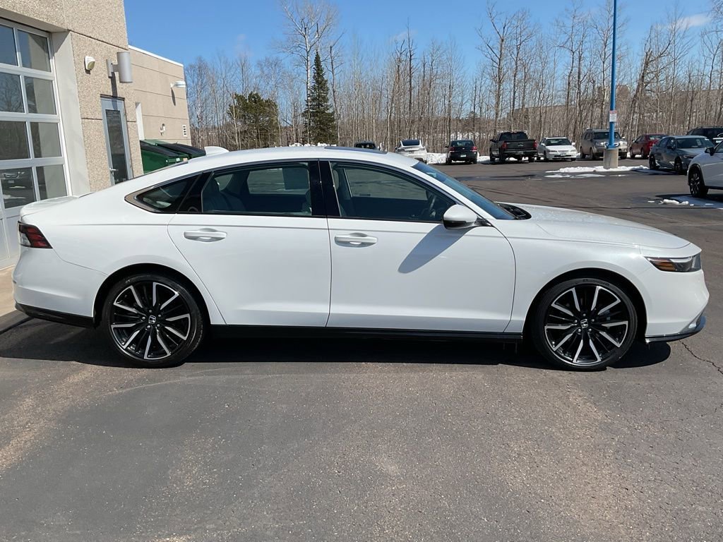 Used 2023 Honda Accord Touring image 4
