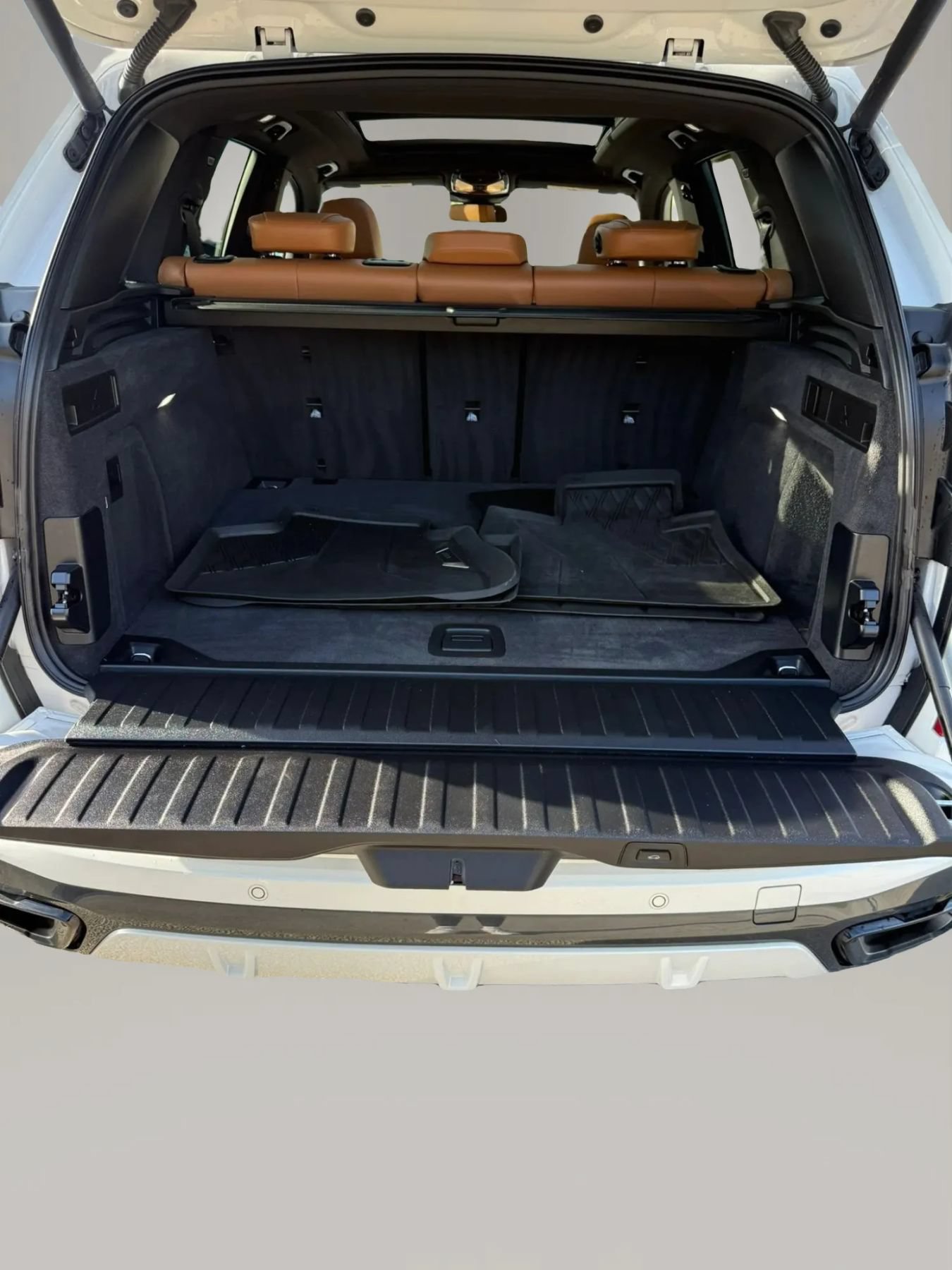 Used 2024 BMW X5 xDrive40i w/ M Sport Package AWD/4WD image 13