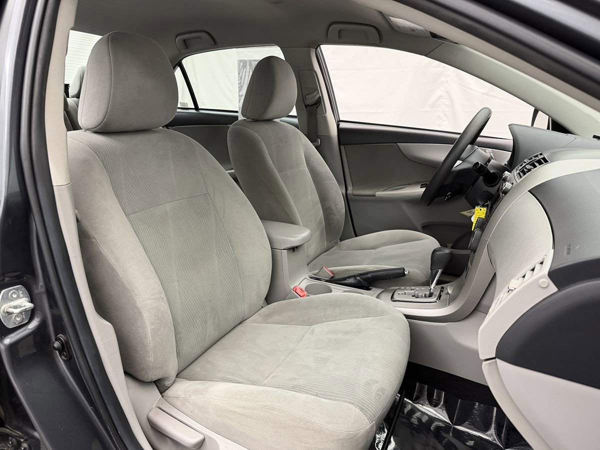 Used 2011 Toyota Corolla LE FWD image 18