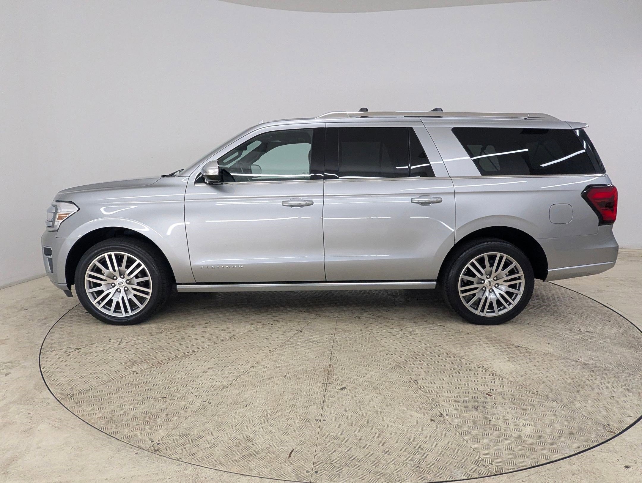 Certified 2023 Ford Expedition Max Platinum image 2