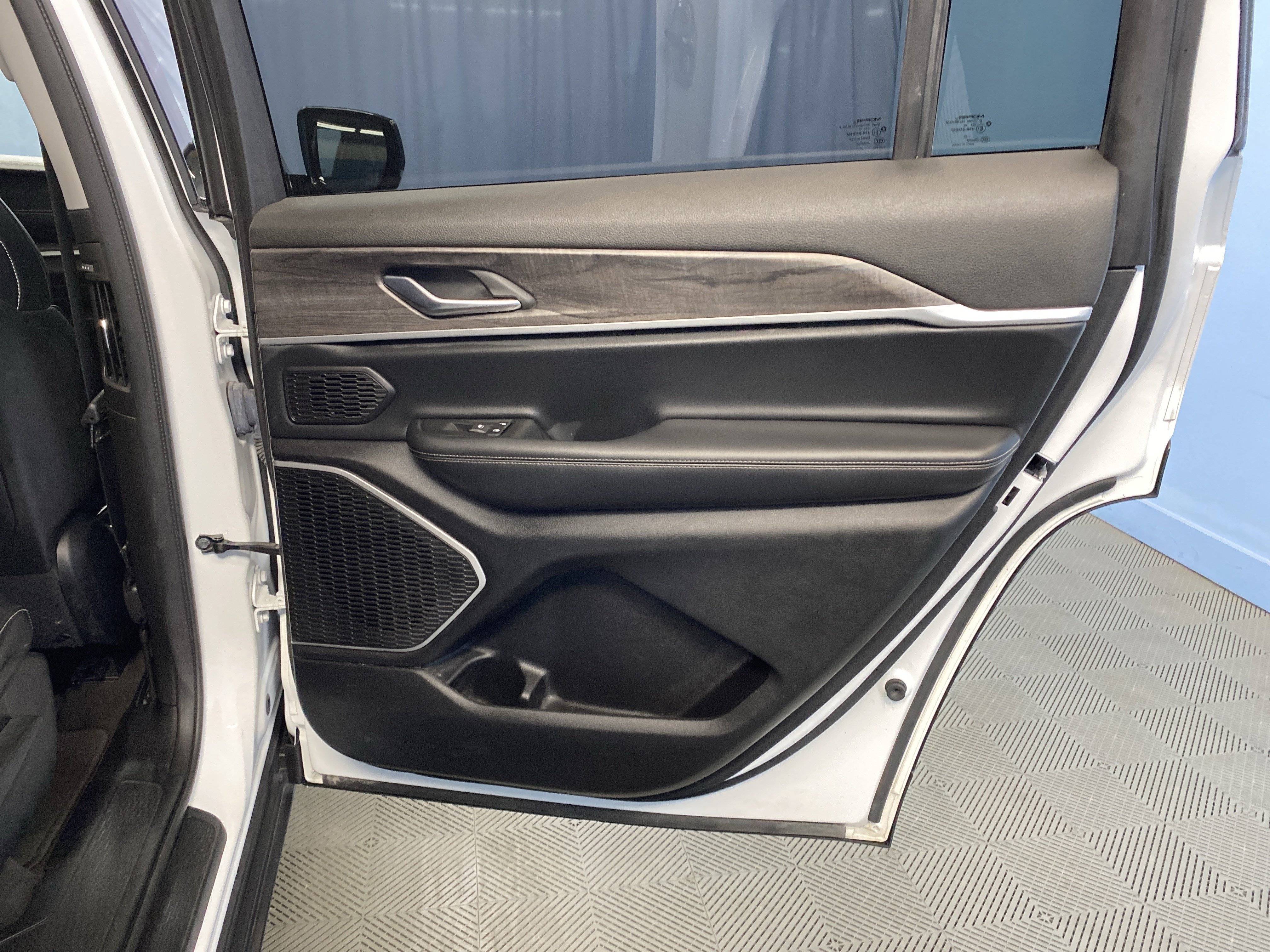 Certified 2021 Jeep Grand Cherokee L Limited image 46