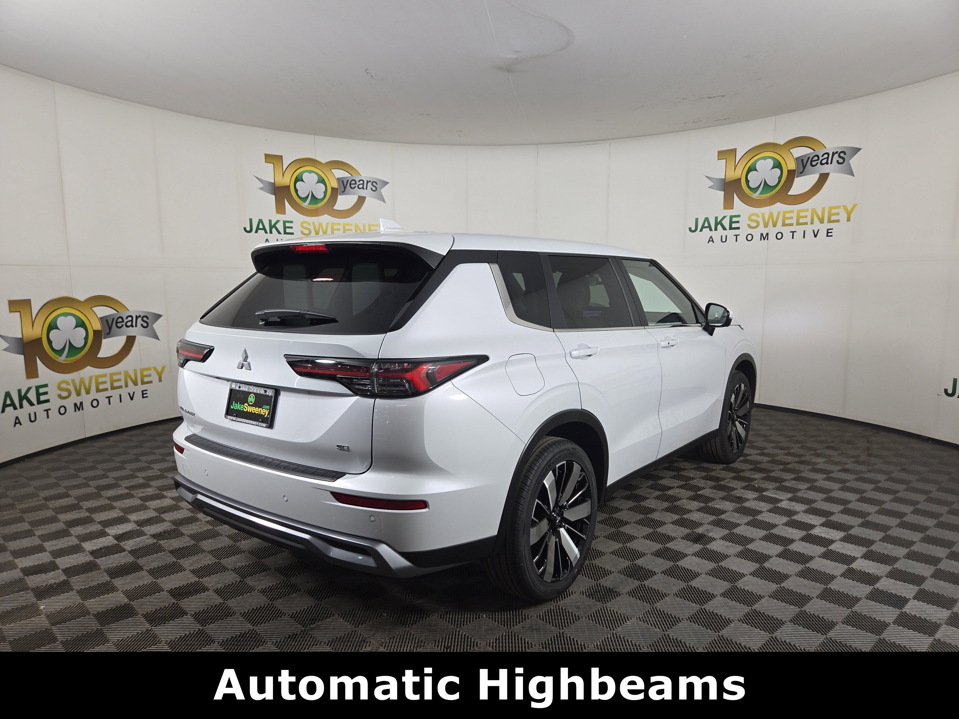 New 2026 Mitsubishi Outlander SE image 7