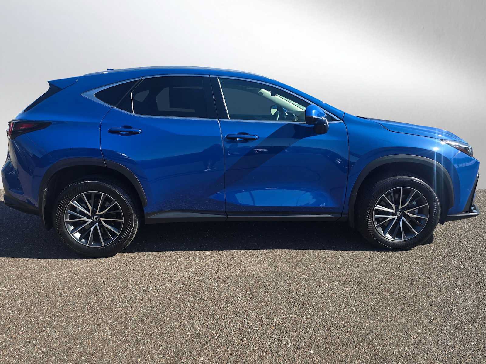 Used 2026 Lexus NX 350h AWD w/ Accessory Package (2T) image 2
